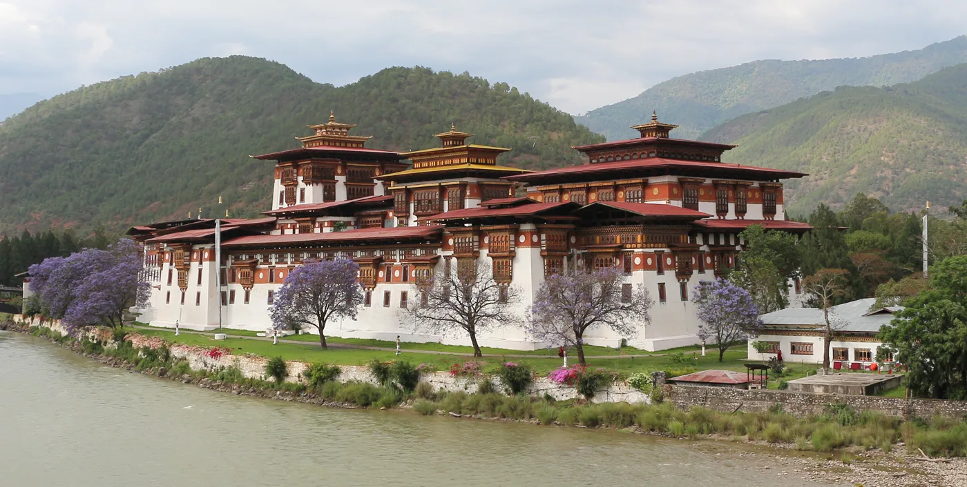 Bhutan Grand - Western + Central + Phobjikha Crane Valley (12 Nights)