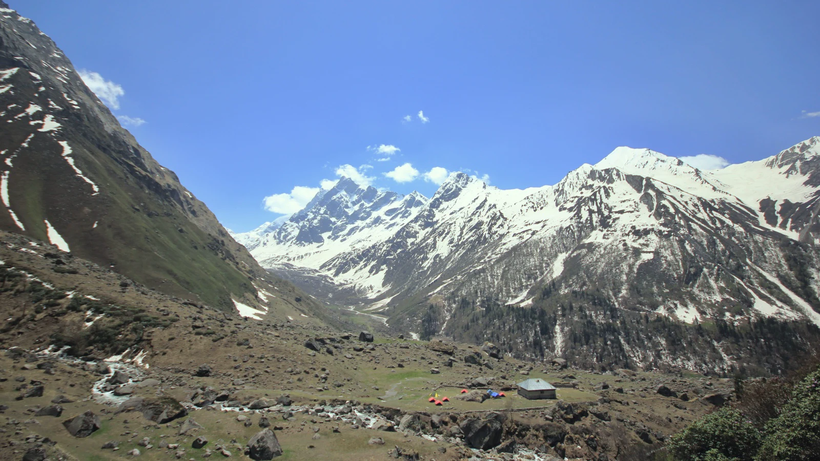 Ruinsara Lake Trek