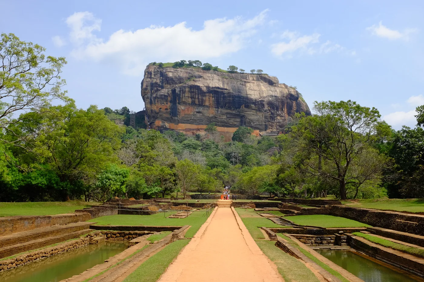 Sri Lanka with Dambulla - Sigiriya, Nuwara Eliya & Colombo